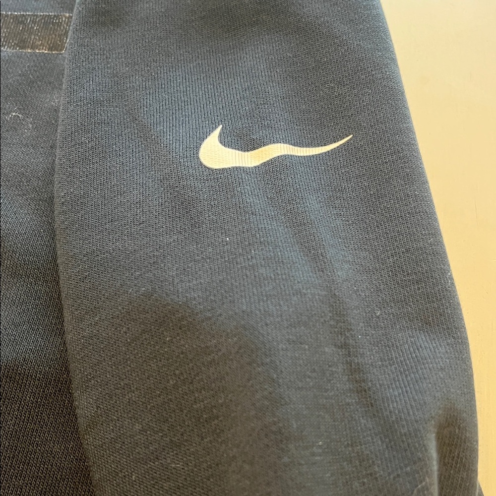 Nike/long sleeve sweatshirt/S/Dri fit/black - Picture 4 of 5